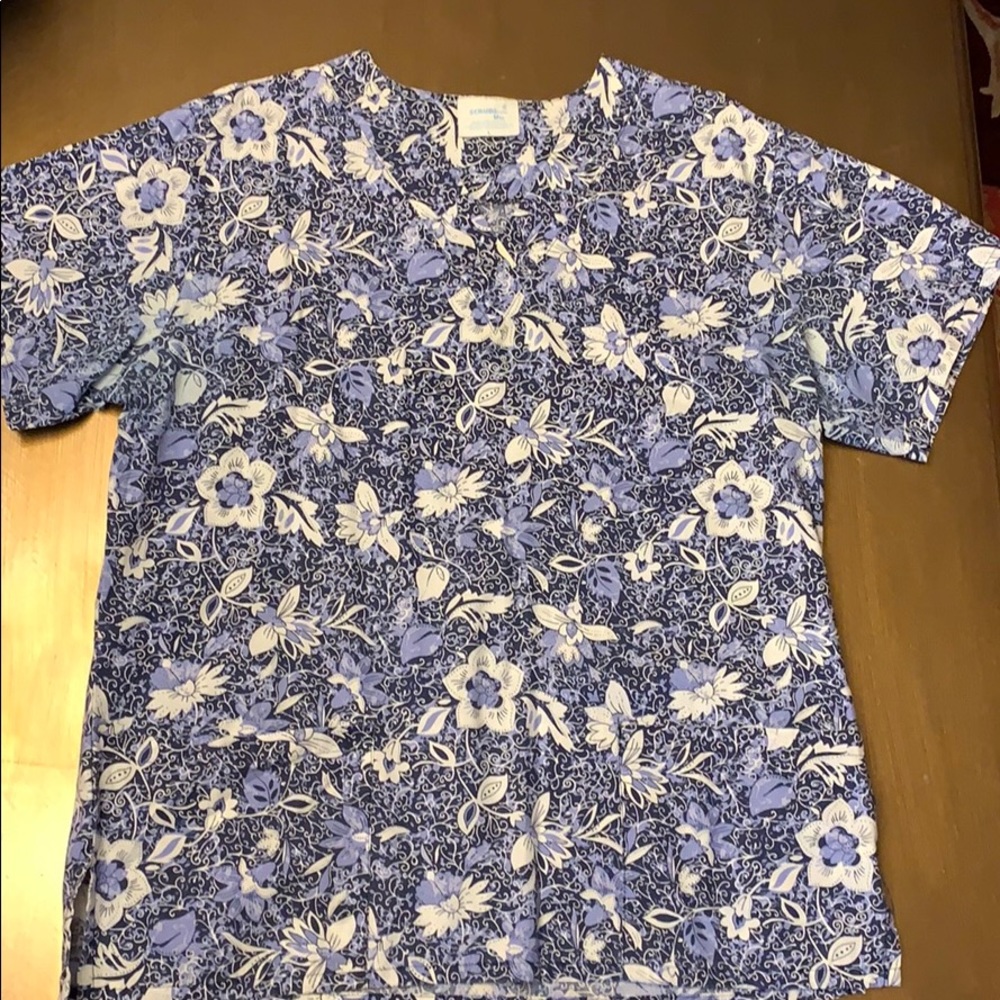 Scrub top
